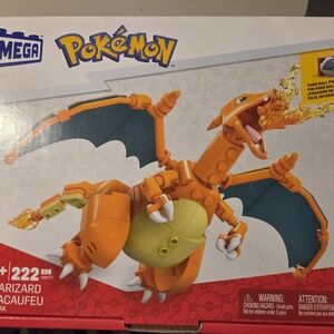 Mega Pokémon Charizard Building Set
